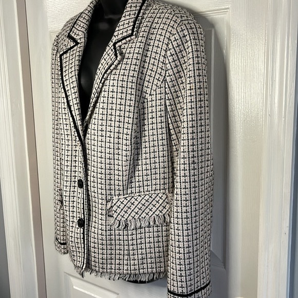 Lane Bryant white, pink & black tweed jacket/blazer, size 18. - Picture 3 of 9